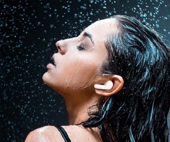 How to Safely Wear AirPods in the Shower Tips For Earbuds Safety