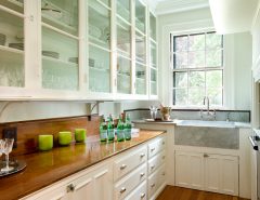 Can small kitchens combine a sitting area with a scullery