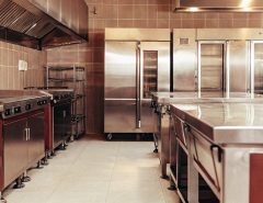 Streamline efficiency & maximize productivity! Upgrade your commercial kitchen with our premium industrial equipment for a perfect workflow.